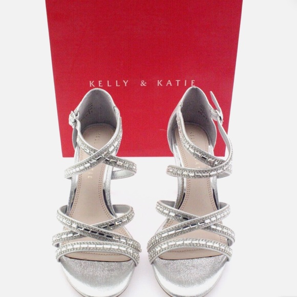 Kelly & Katie Women's Silver Rhinestone Sandals 9 1/2 NWOT - Picture 2 of 15